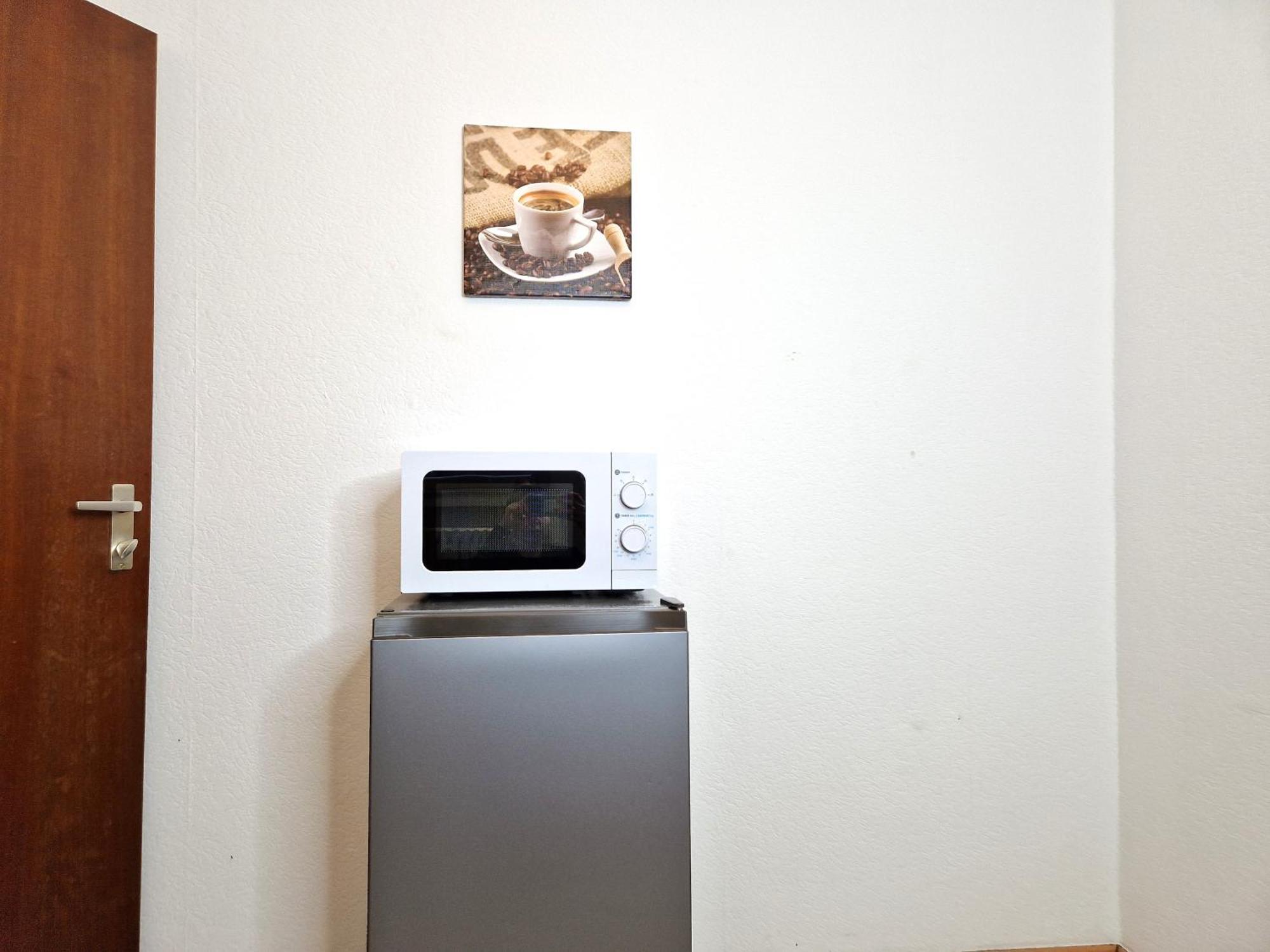 Meribu H1 Wohnung Fuer Monteure Und Arbeiter Gelsenkirchen Buitenkant foto